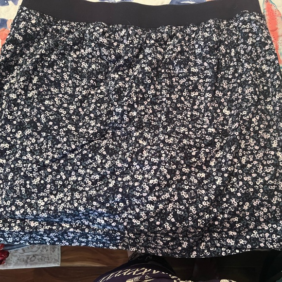 Penningtons Navy and white skort. Size 18W - Picture 2 of 5